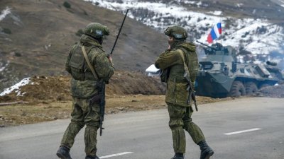 俄罗斯出人意料宣布　维和部队撤离纳卡地区