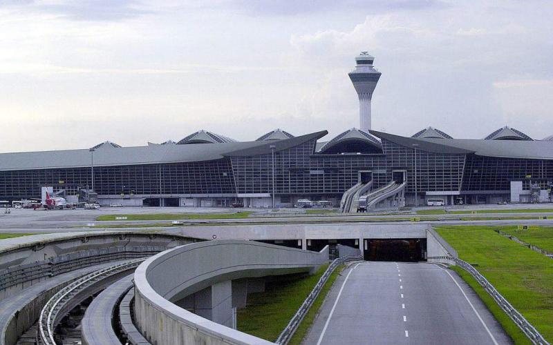 隆国际机场一接驳电车轨道明年中启用