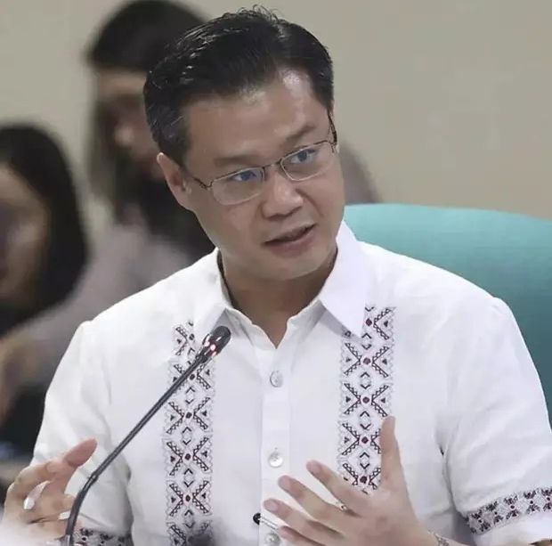 菲律宾参议院促对中国学生买学位一事展开调查