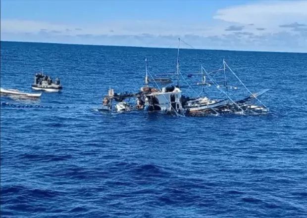 菲律宾渔船在黄岩岛爆炸菲海警的反应很异常