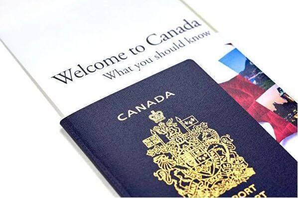 持加拿大护照入境菲律宾免签吗？