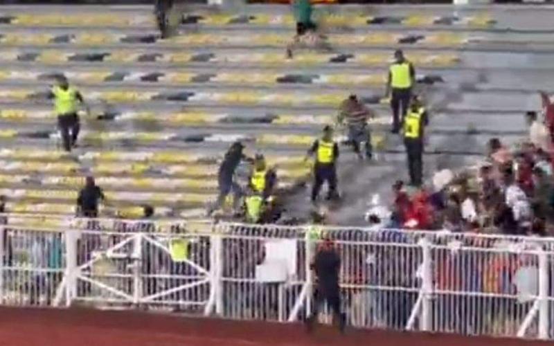 马国霹雳州足球骚乱 无人伤亡