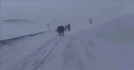 蒙古国暴风雪造成3人失踪部分路段封闭