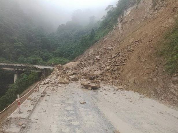 损失惨重！越南中部地区暴雨洪水造成5人死亡