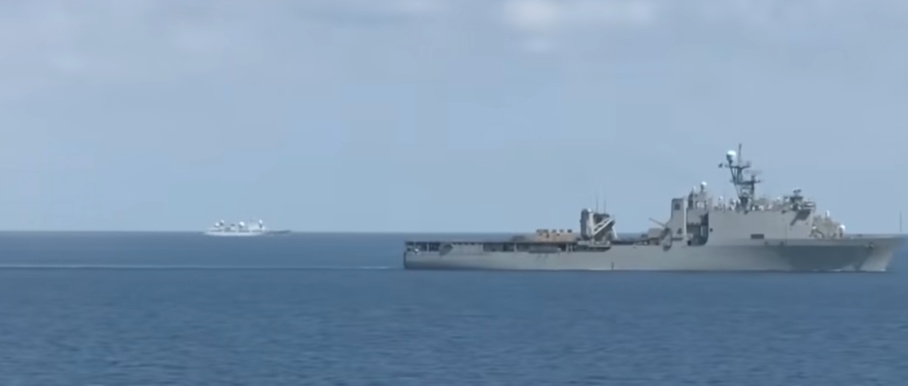 菲律宾军方: 中国海军舰艇跟踪肩并肩海上演习