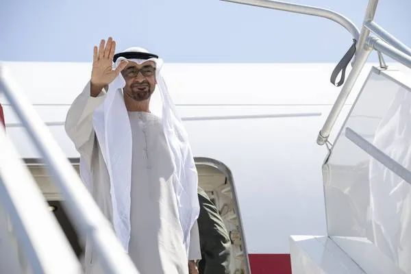 国庆撒钱~阿联酋总统下令给公民发放30亿迪拉姆住房贷款